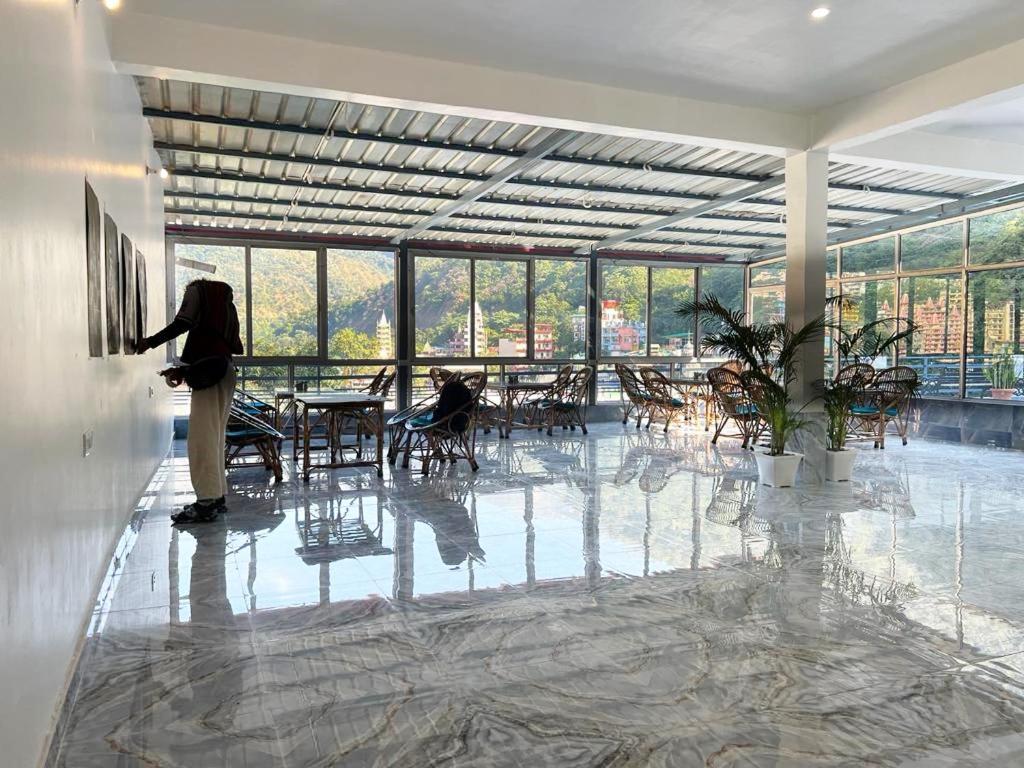 Hotel Manikut Rishīkesh Extérieur photo