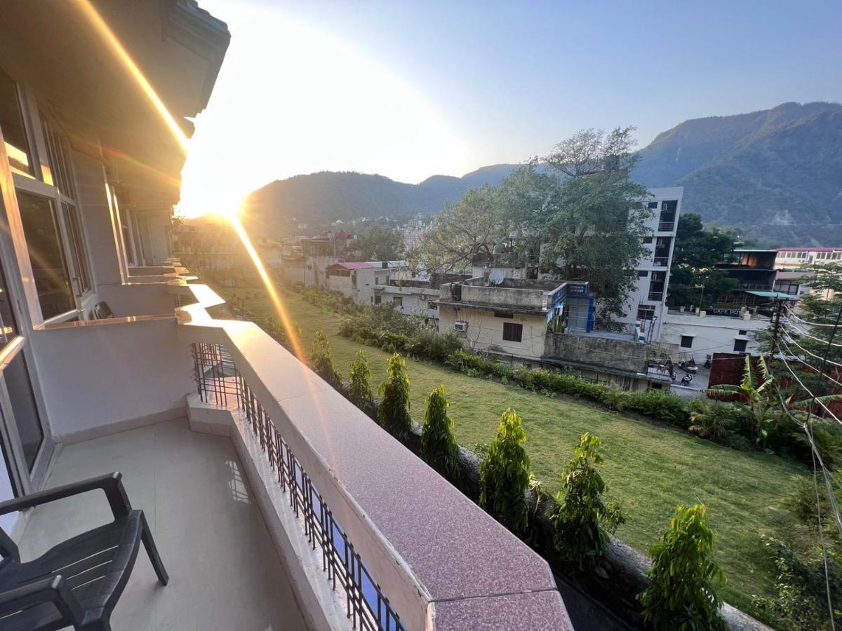 Hotel Manikut Rishīkesh Extérieur photo