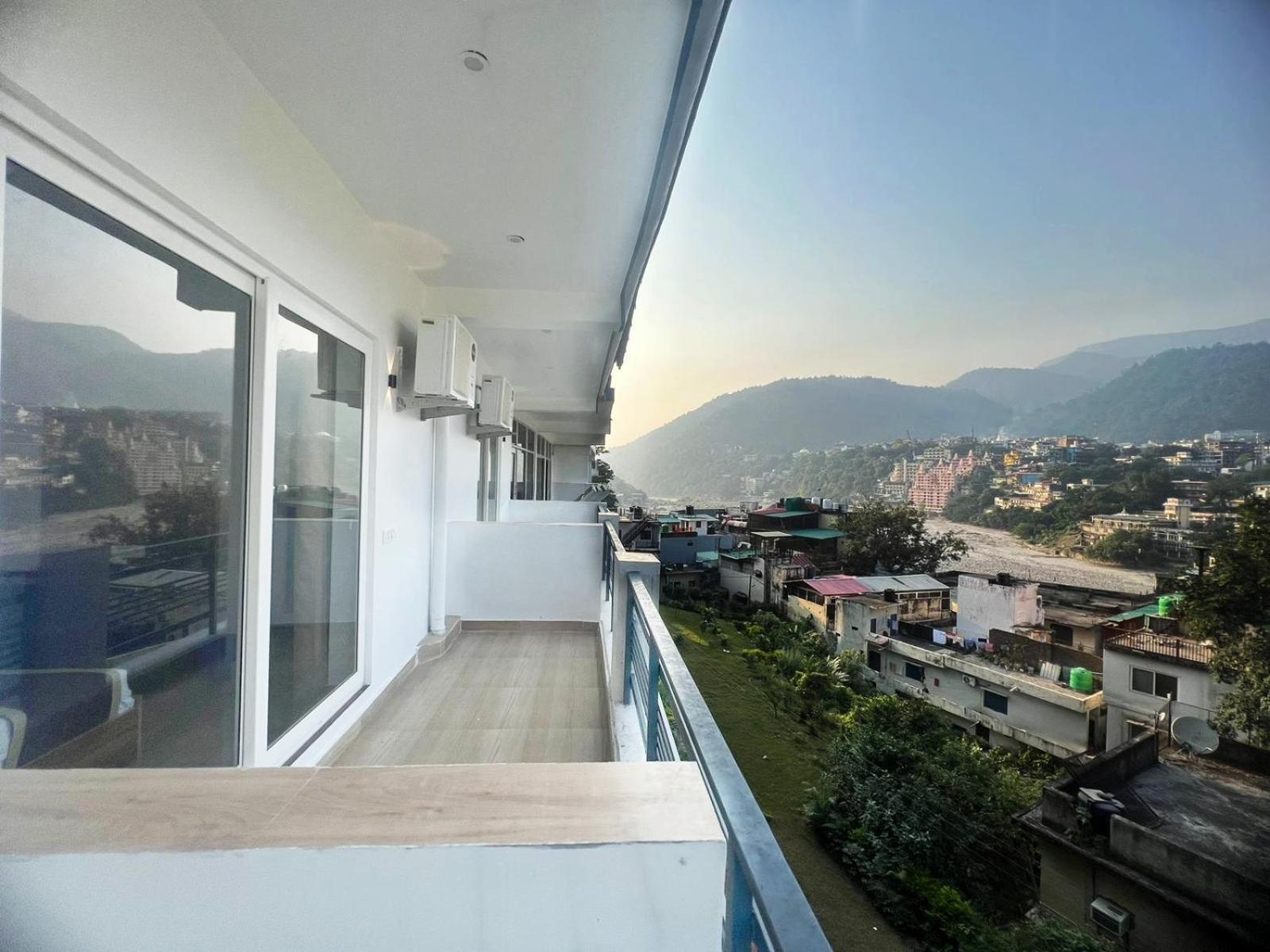Hotel Manikut Rishīkesh Extérieur photo