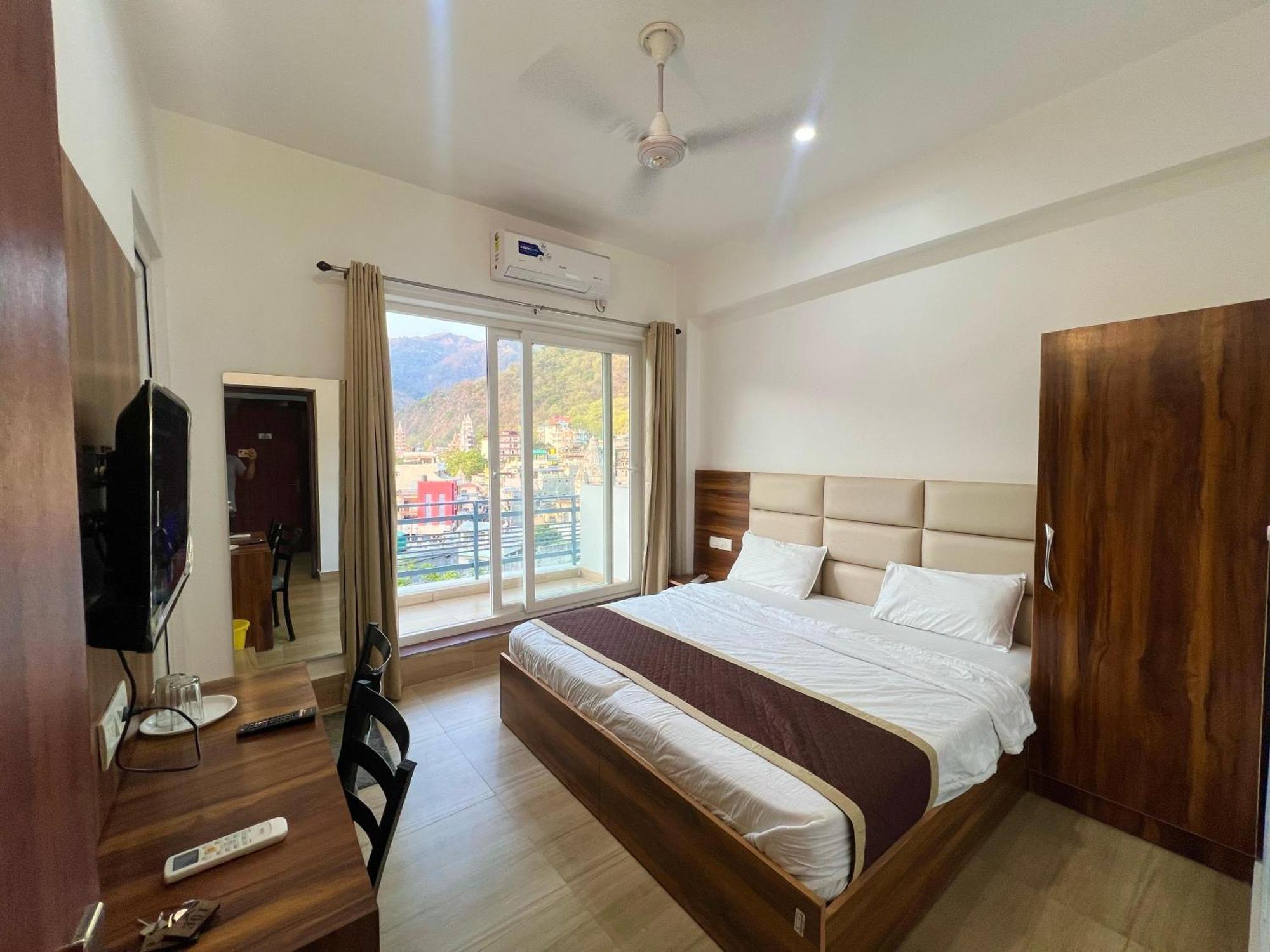 Hotel Manikut Rishīkesh Extérieur photo