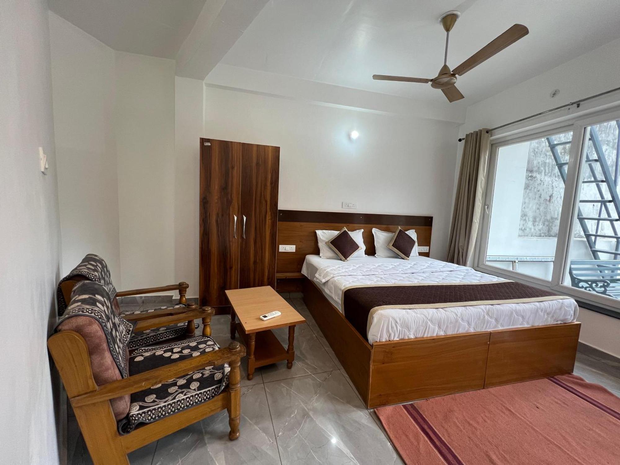 Hotel Manikut Rishīkesh Extérieur photo