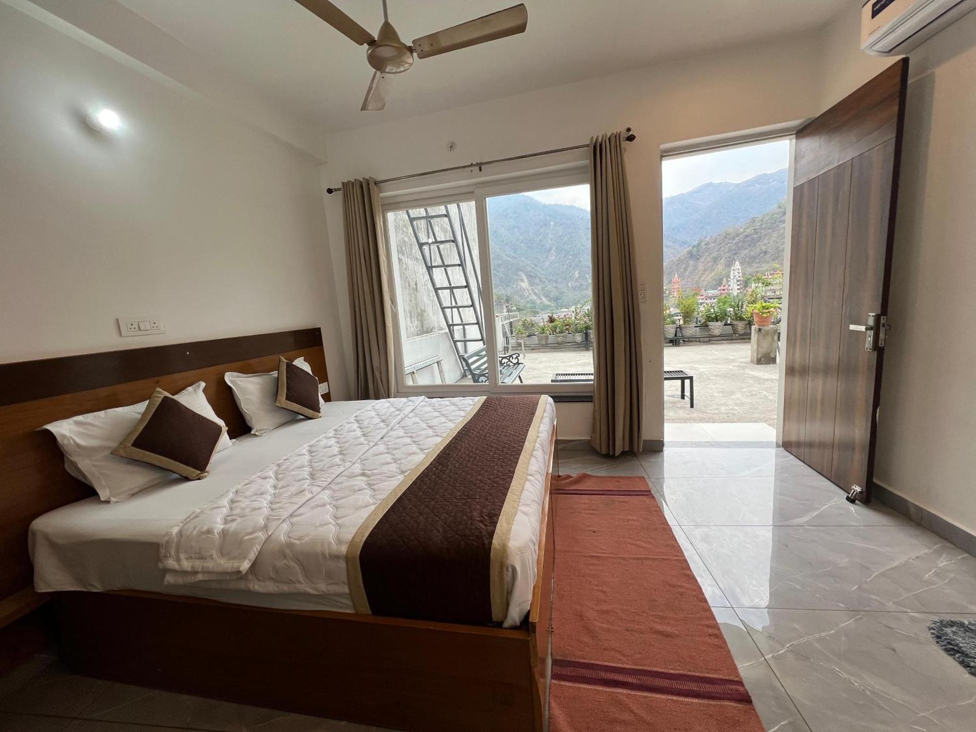 Hotel Manikut Rishīkesh Extérieur photo