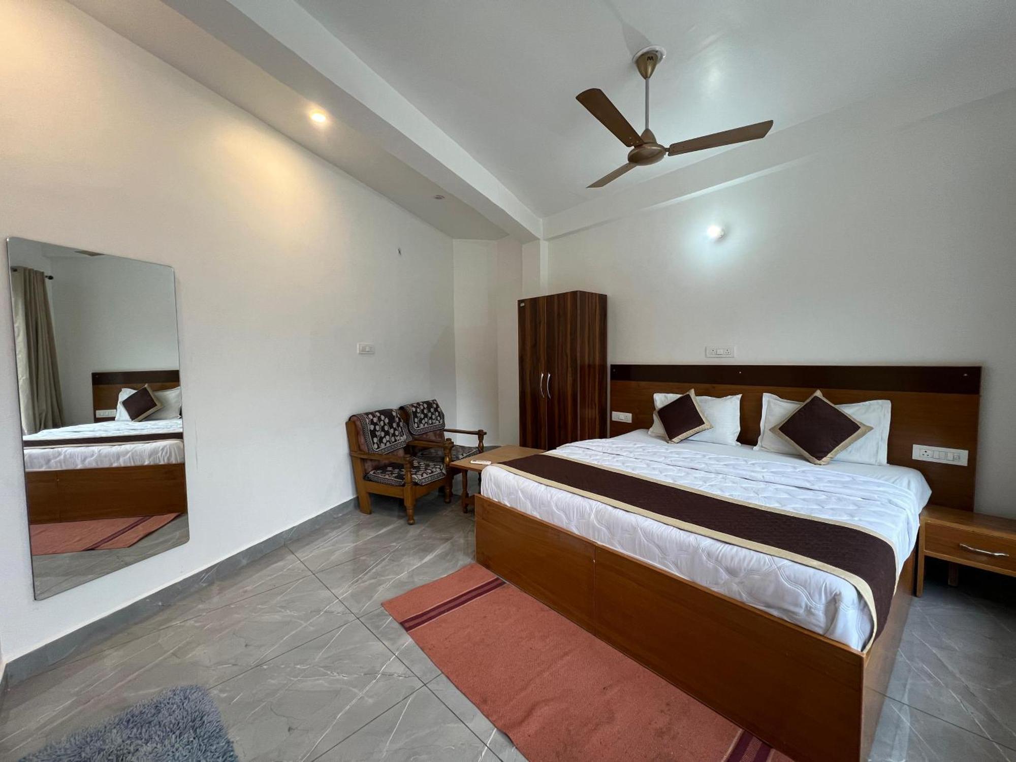 Hotel Manikut Rishīkesh Extérieur photo